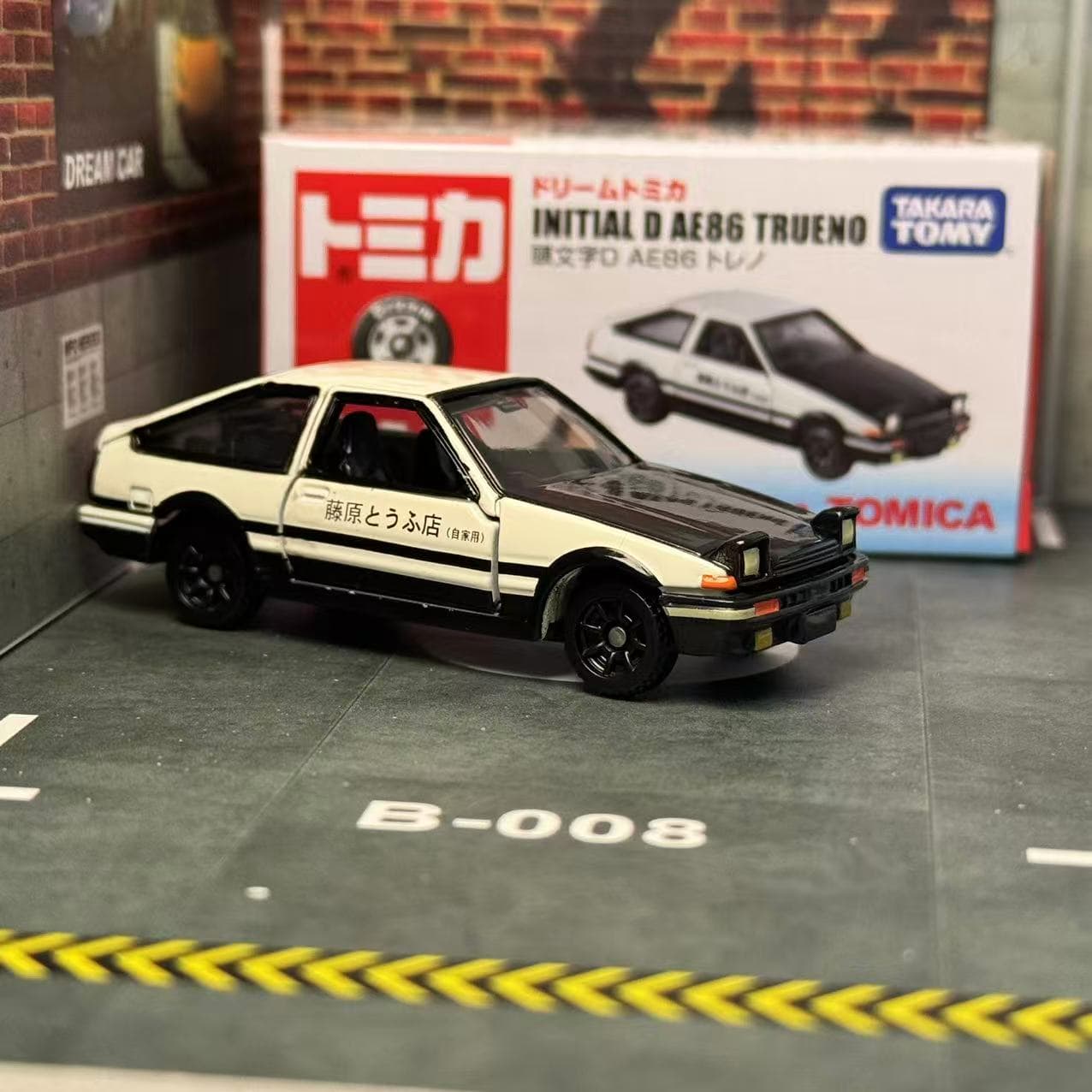 Dream Tomica NO. 145 Initial D - Vintage Collectible Model Cars reseña y precio