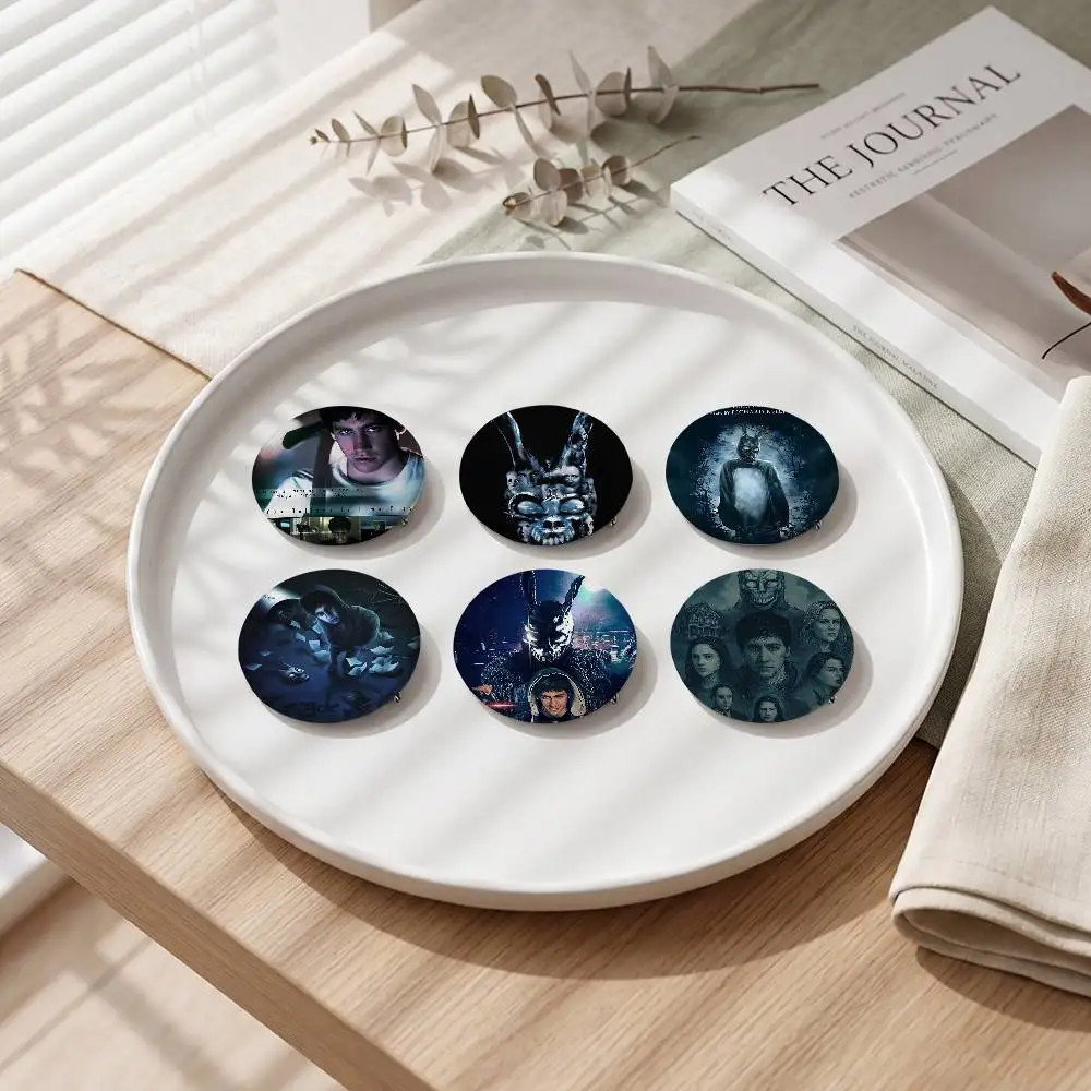 Movie Donnie Darko Vintage Ani - Collectible Vintage Brooches reseña y precio