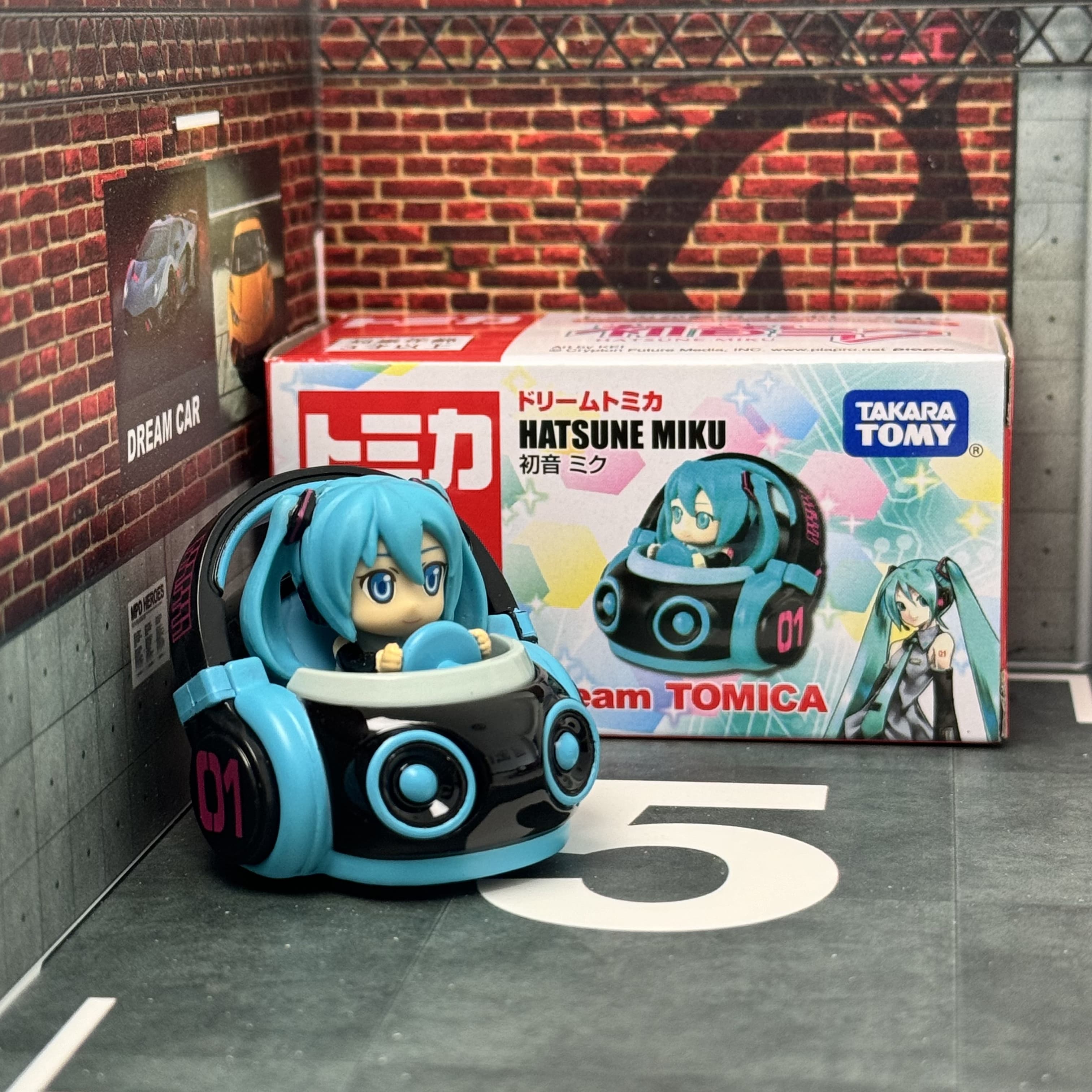 Authentic Tomy Tomica Dream To - Vintage Collectible Model Cars reseña y precio