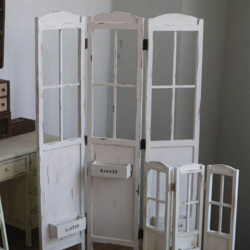 Rustic Miniature Room Divider  - Vintage Collectible Dolls reseña y precio