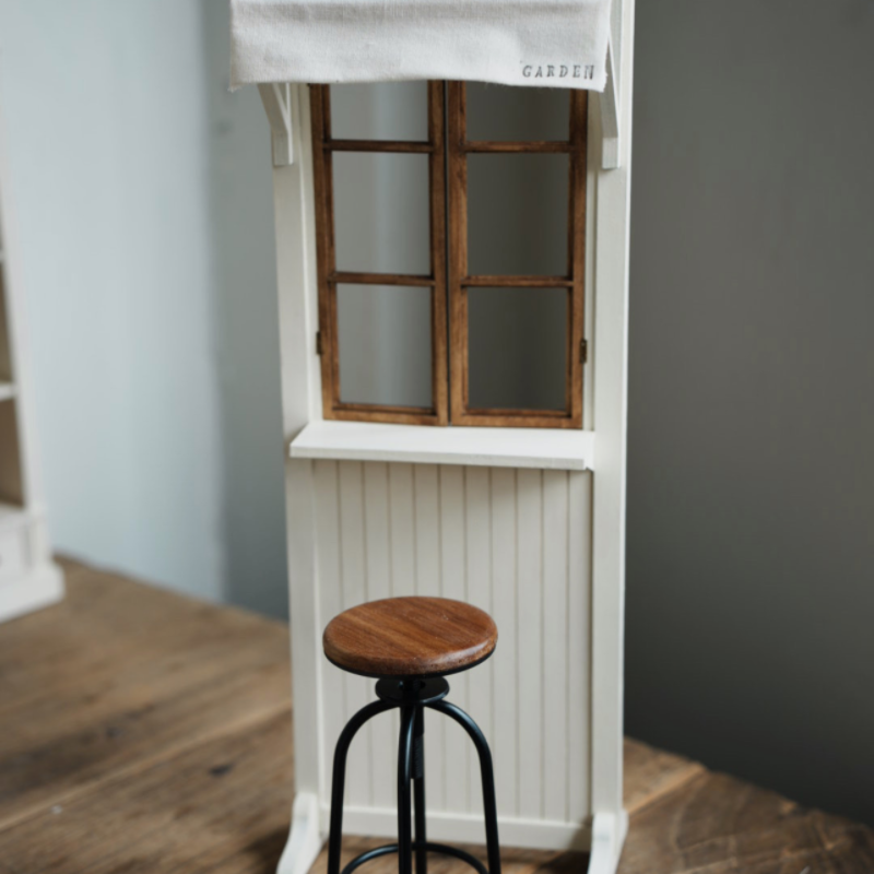 Rustic Miniature Room Divider  - Vintage Collectible Dolls reseña y precio