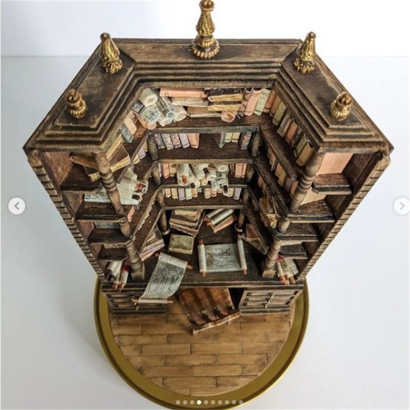 Miniature Bookcase Bookshelf D - Vintage And Collectible Books reseña y precio